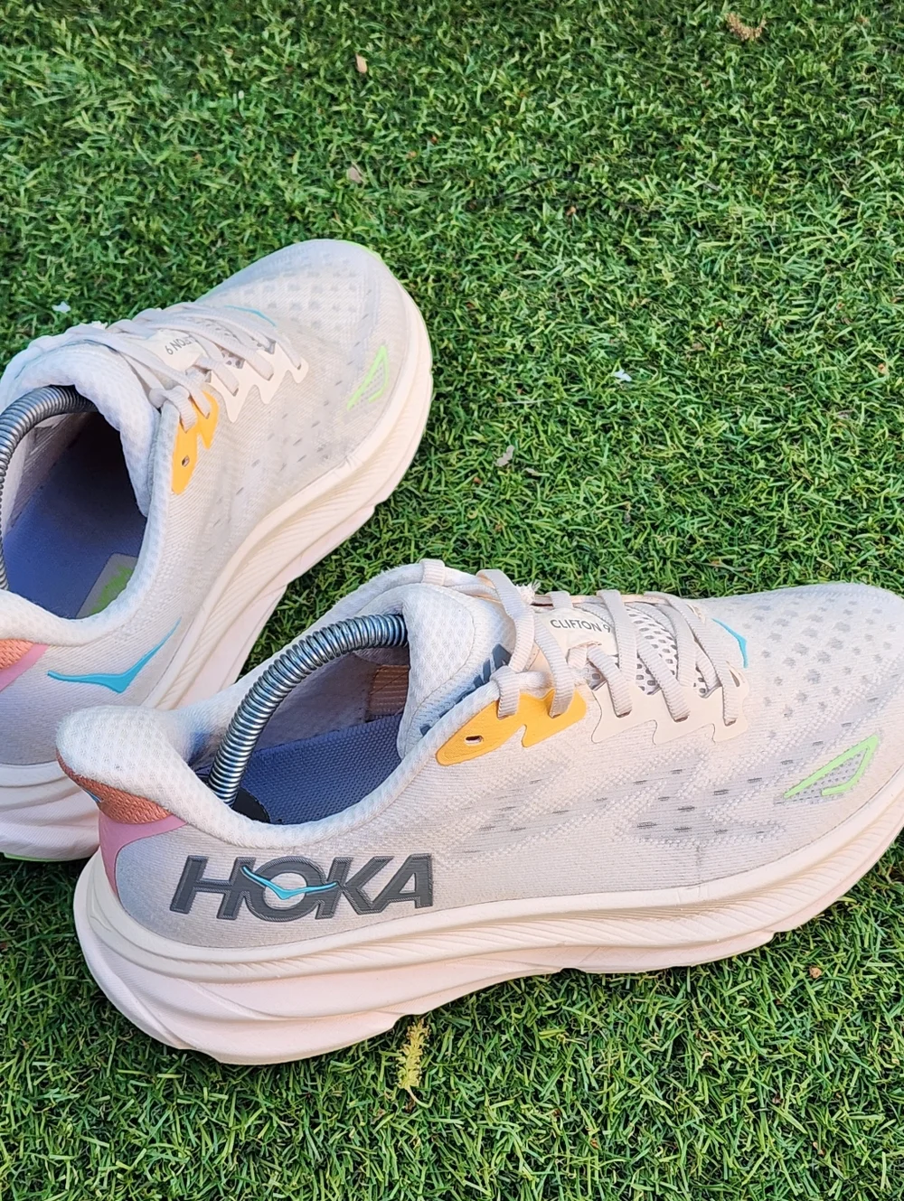 HOKA CLIFTON 9 - Womens Athletic Shoes - SIZE 9.5B